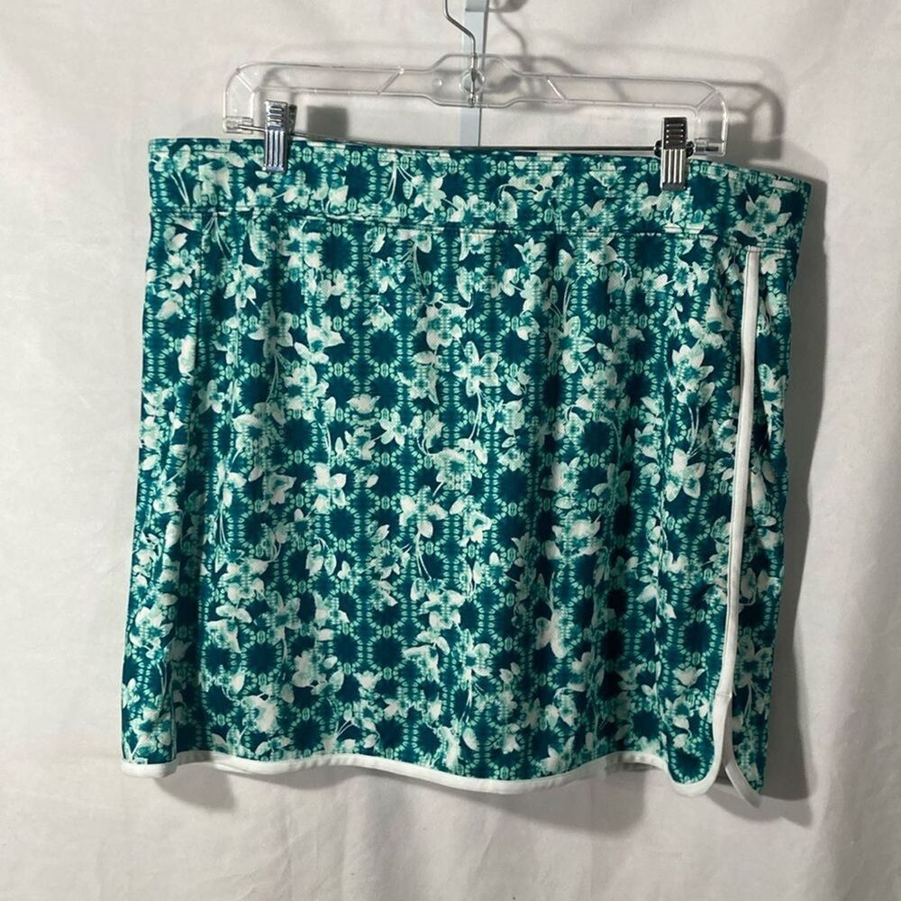 ST JOHN'S BAY green white floral quick dri scooter skirt XL